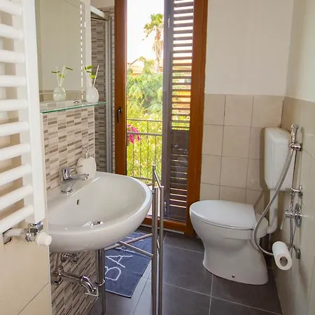 La Bicicletta Rossa Bed & Breakfast Cenaia