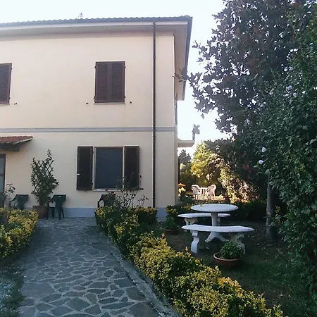 La Bicicletta Rossa Bed & Breakfast Cenaia